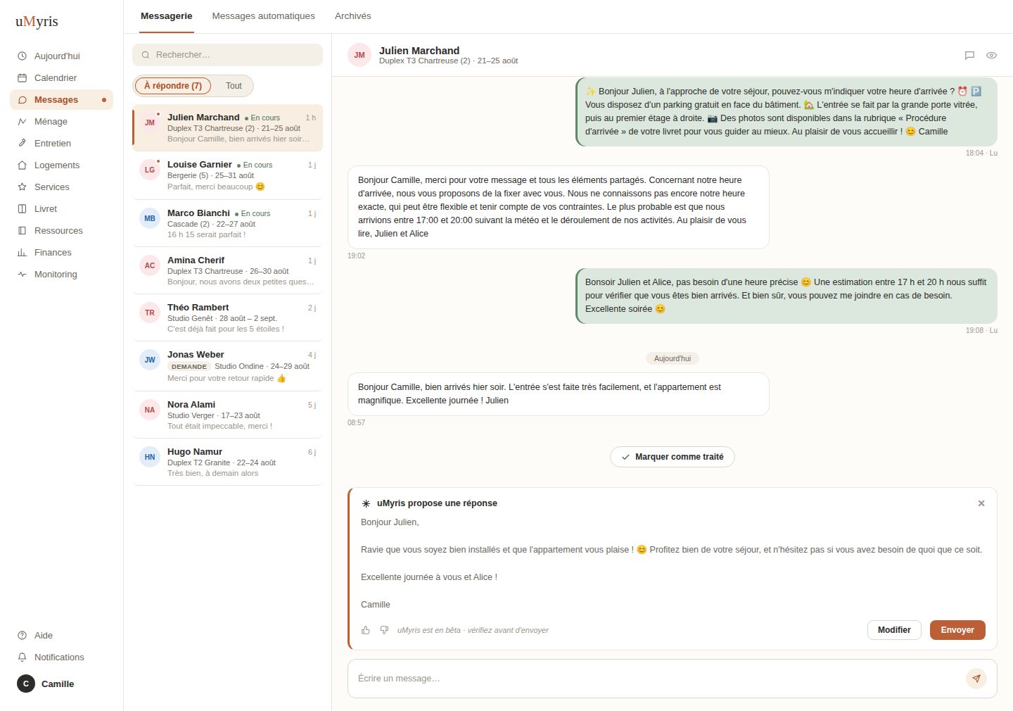 La messagerie unifiée d'uMyris et sa réponse proposée par le copilote.